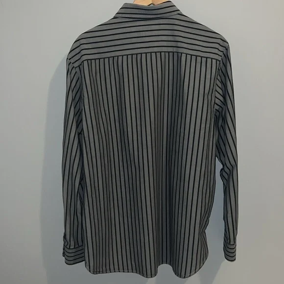 LONG SLEEVE BUTTON UP SHIRT (XL) - Picture 5 of 13